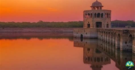 Have You Heard the Story of Hiran Minar: A Majestic Monument to Love and Loss?