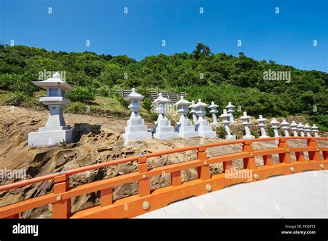 宮崎県日向市天気 - 雲の上で踊る鯨たちの影